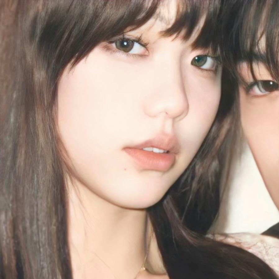 ·🧜🏻‍♀️·