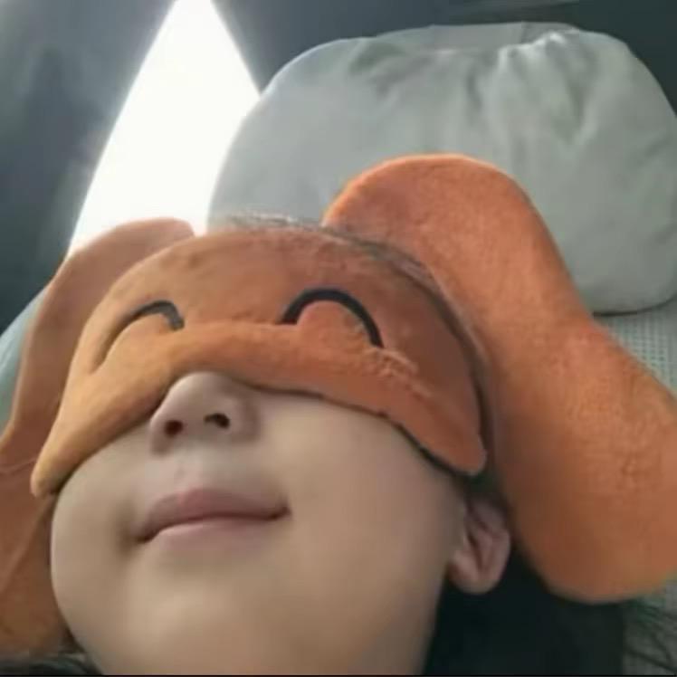妮 妮