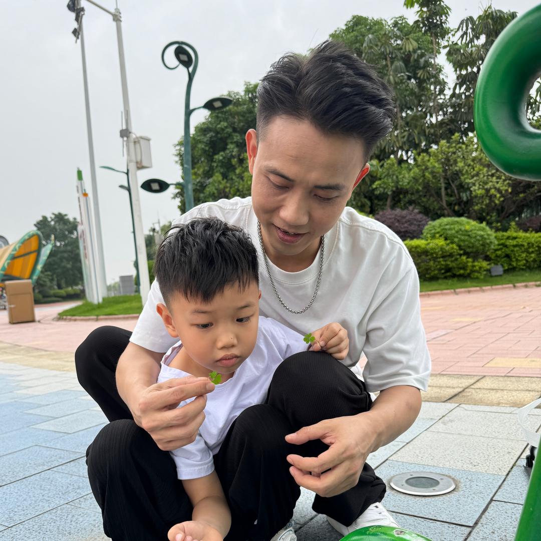 潼潼的一家