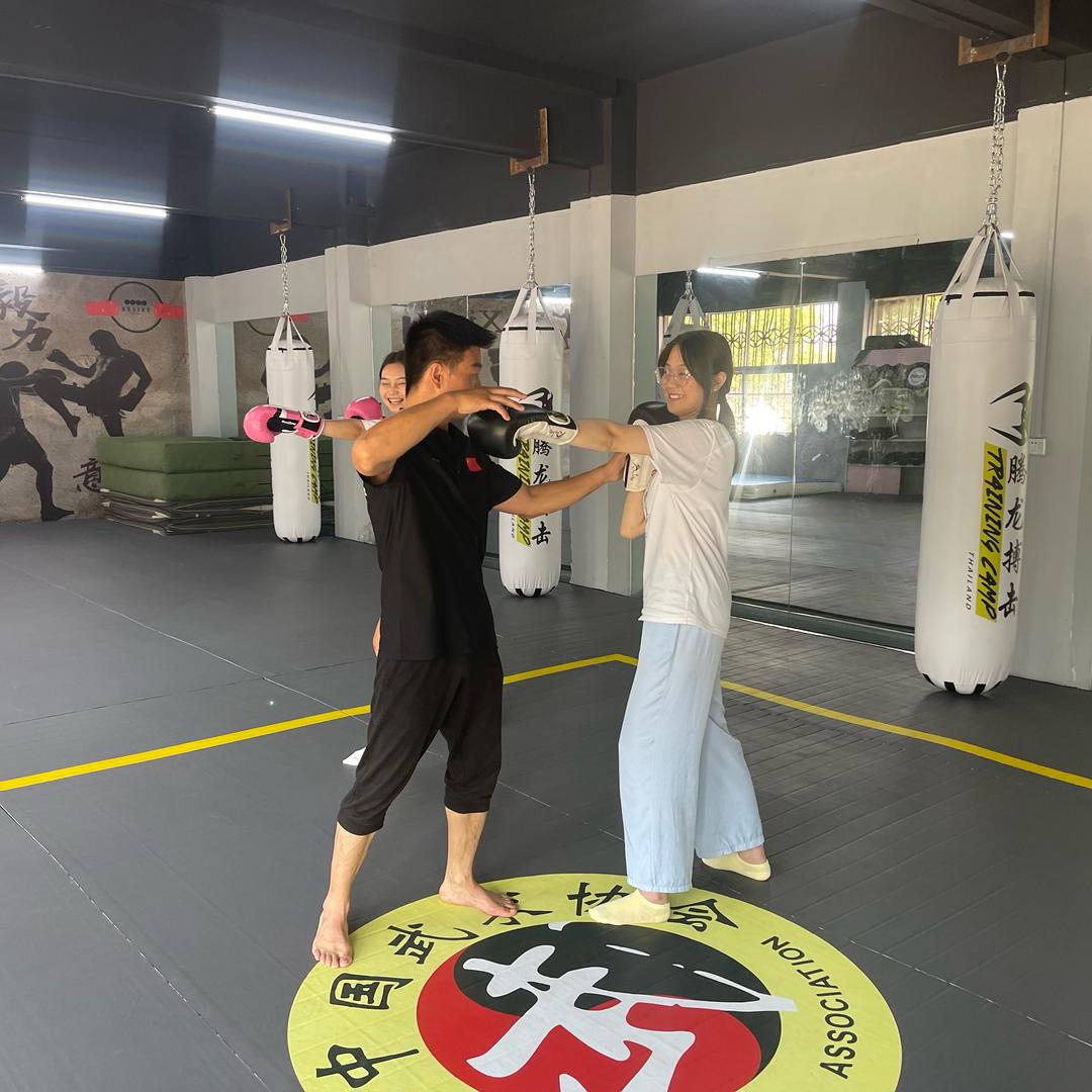 枣阳腾龙空翻特技培训基地（常教练）