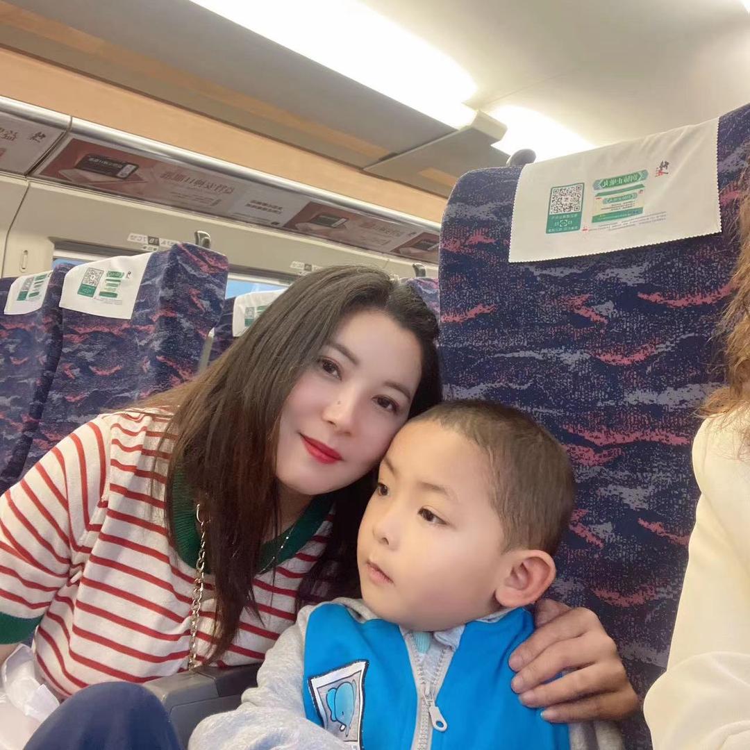 珠宝姐姐董玲玲