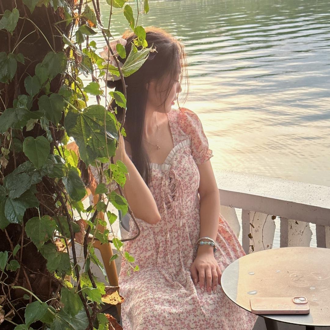 桃桃在努力搓甲