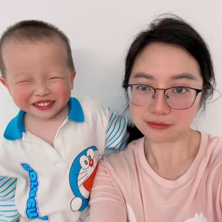 粒哥妈妈吖