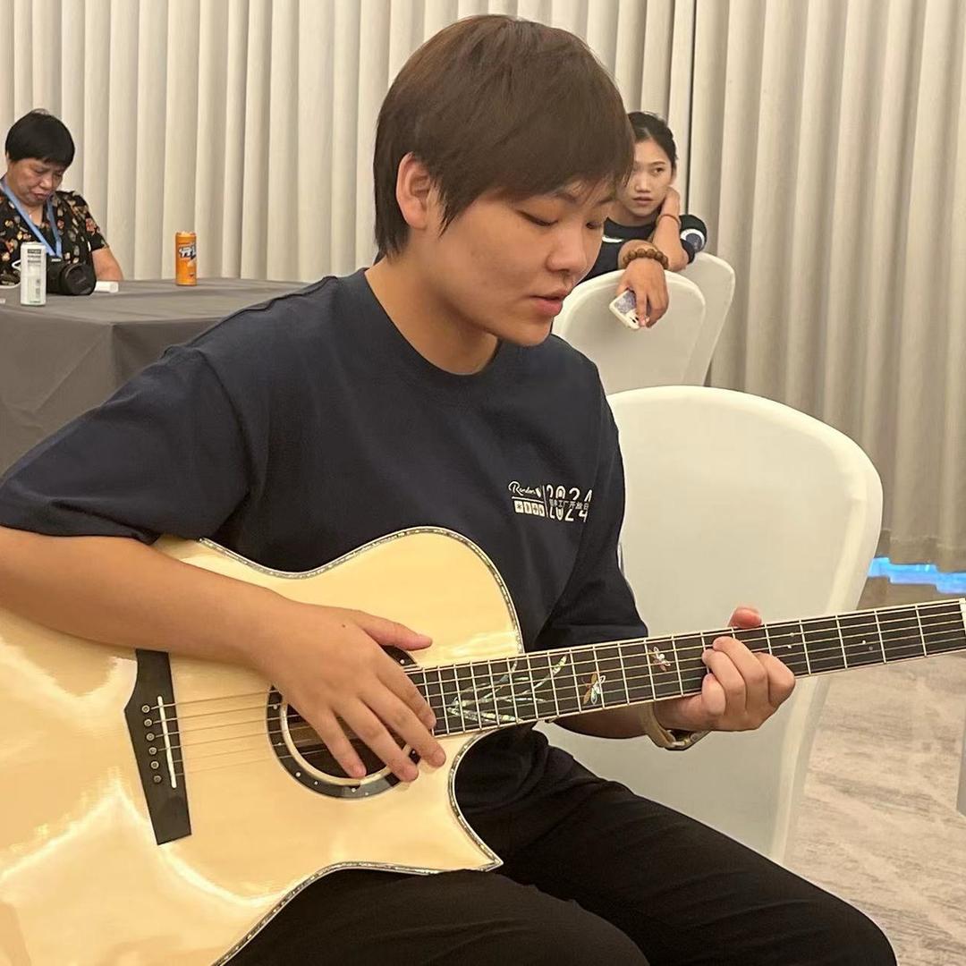 不二吉他屋阿采