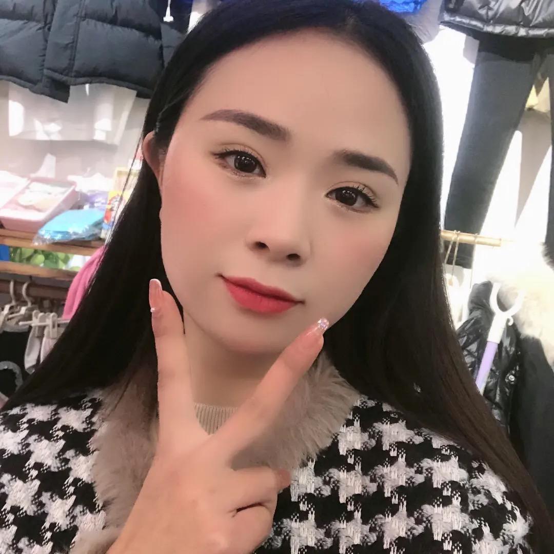 卖衣服的李芳芳