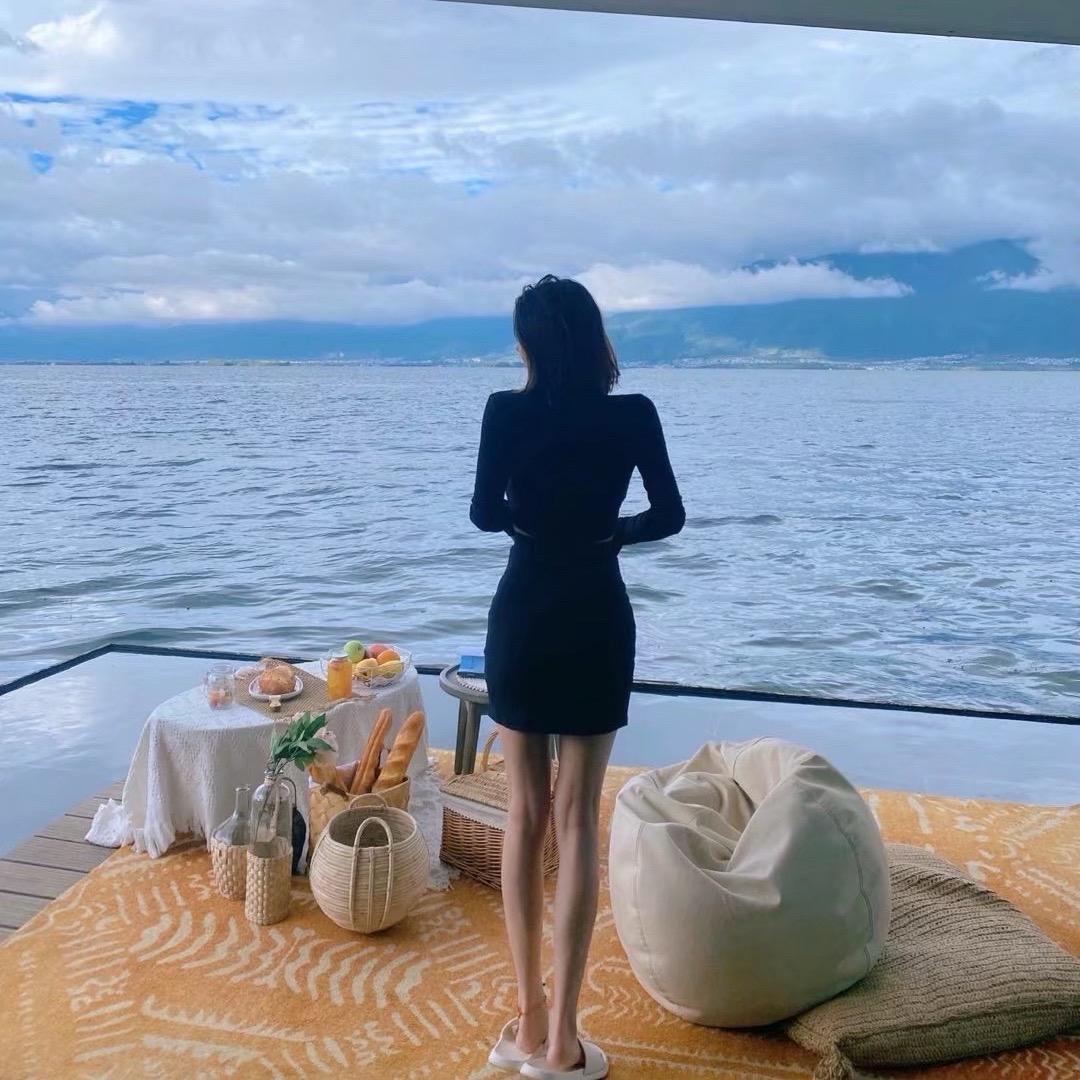 是李李呀-