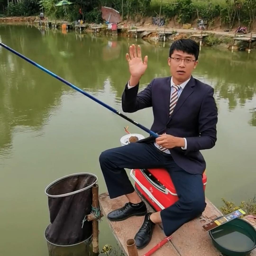 🌈戴着领带去钓鱼