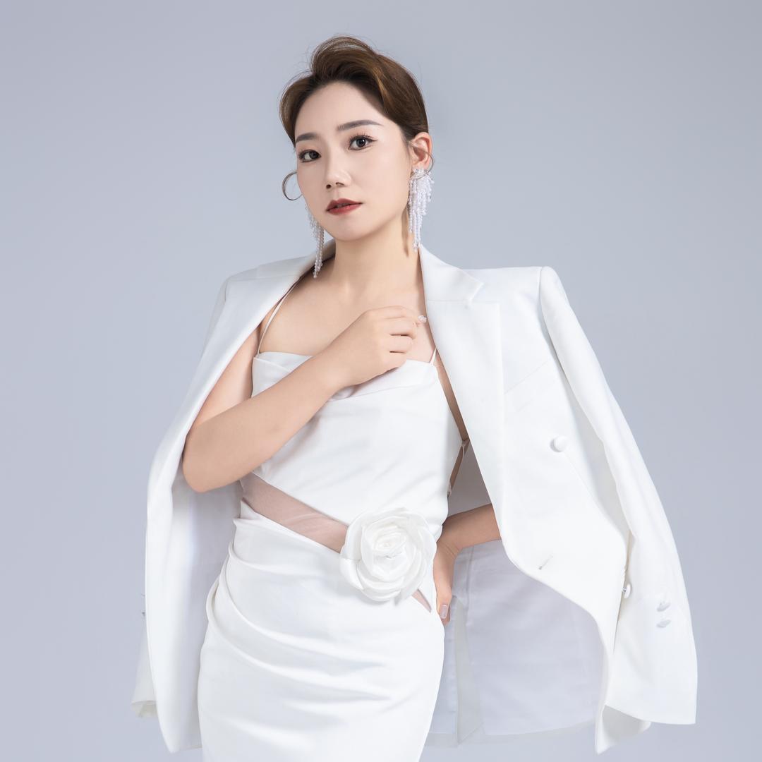 马龙苗姿燕子