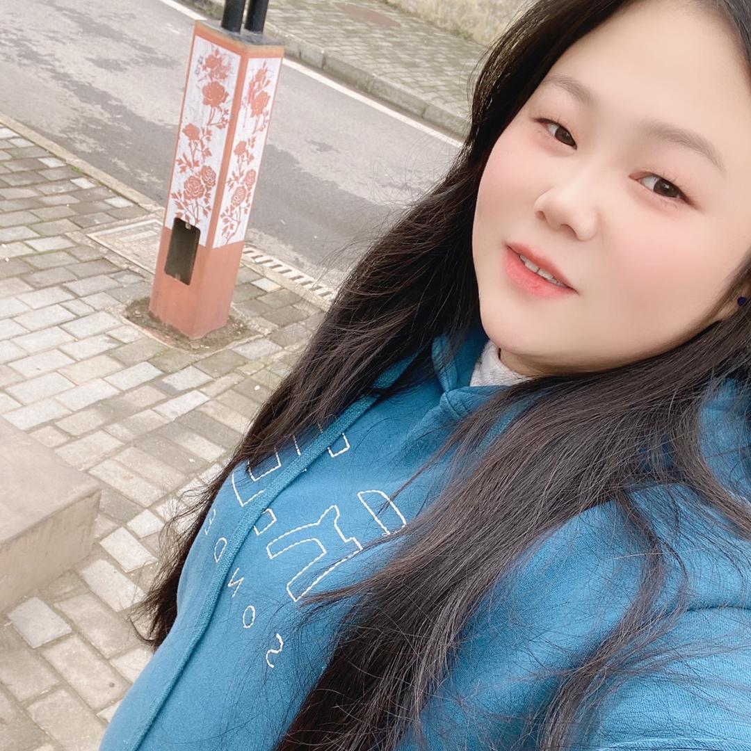 龙芬爱生活
