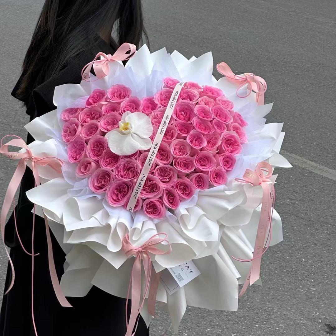 居家开花店的丫丫