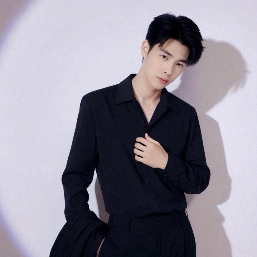 @𝑴𝒓.𝒛𝒉𝒆𝒏𝒈