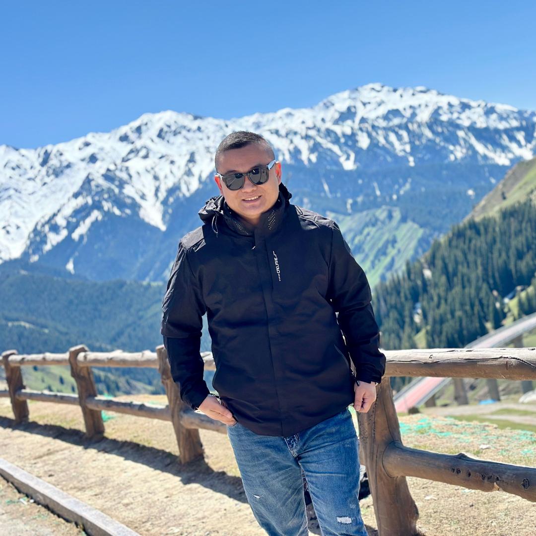 岳阳汽车保管服务--靖哥