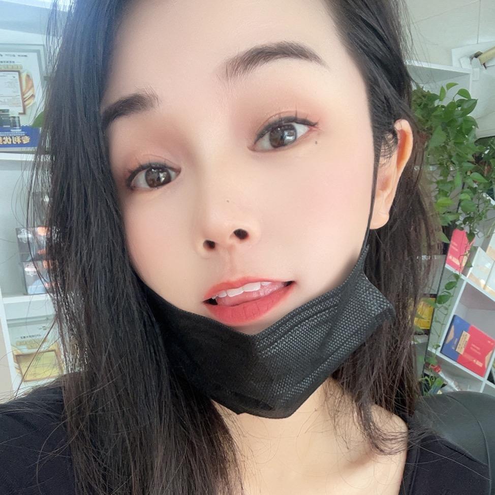 开噴⃘雾⃘店⃘的老板娘🌈