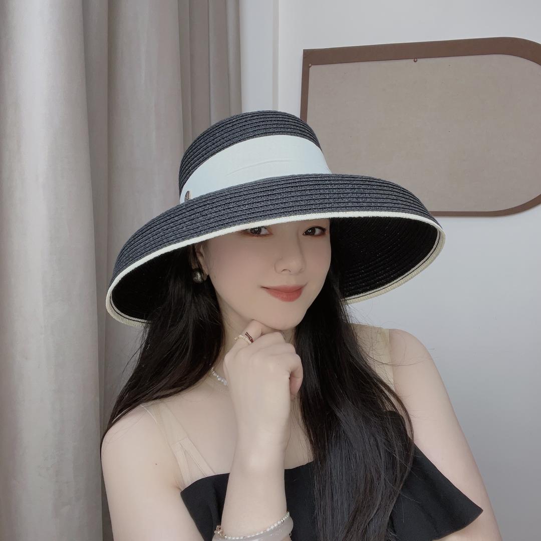 宝儿帽子太阳镜搭配
