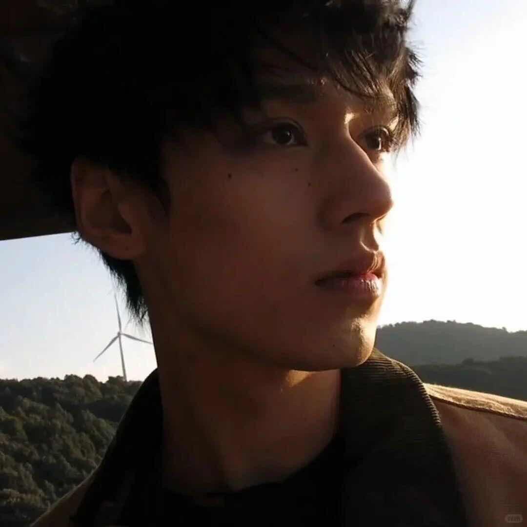 亮某不长痘
