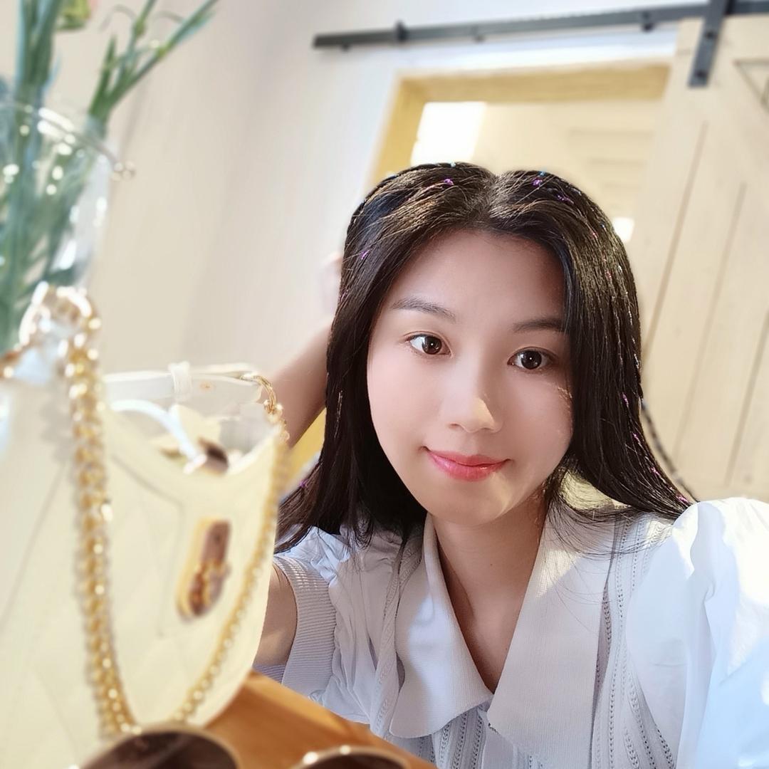 彩彩、