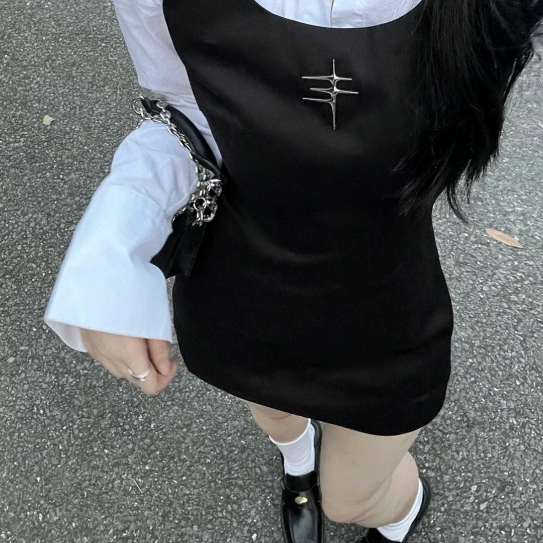 刚满十八岁。