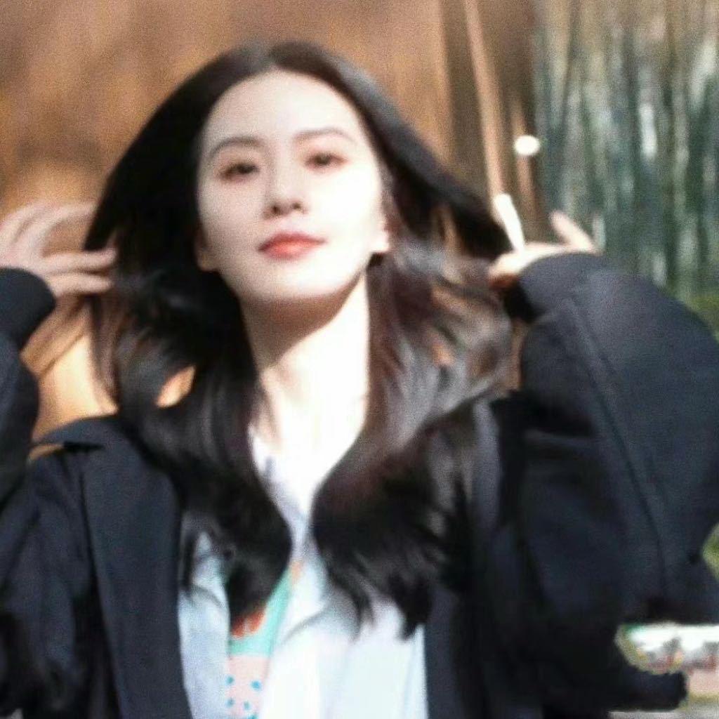 这女的太胖了