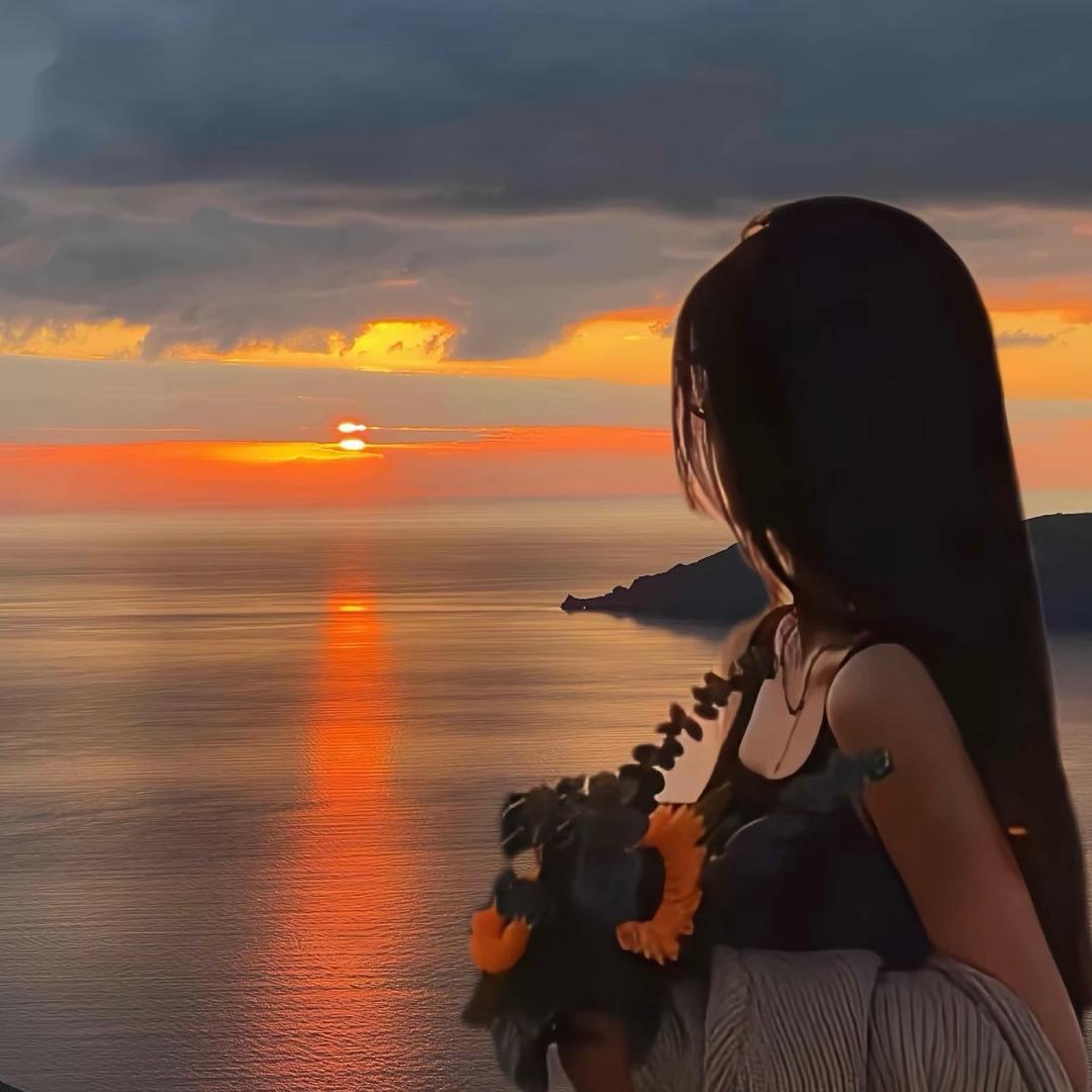 吃不胖又漂亮被财神偏爱的苗条小富婆