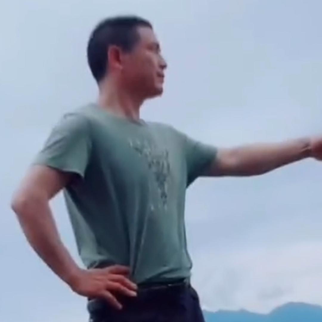 黄金亮色