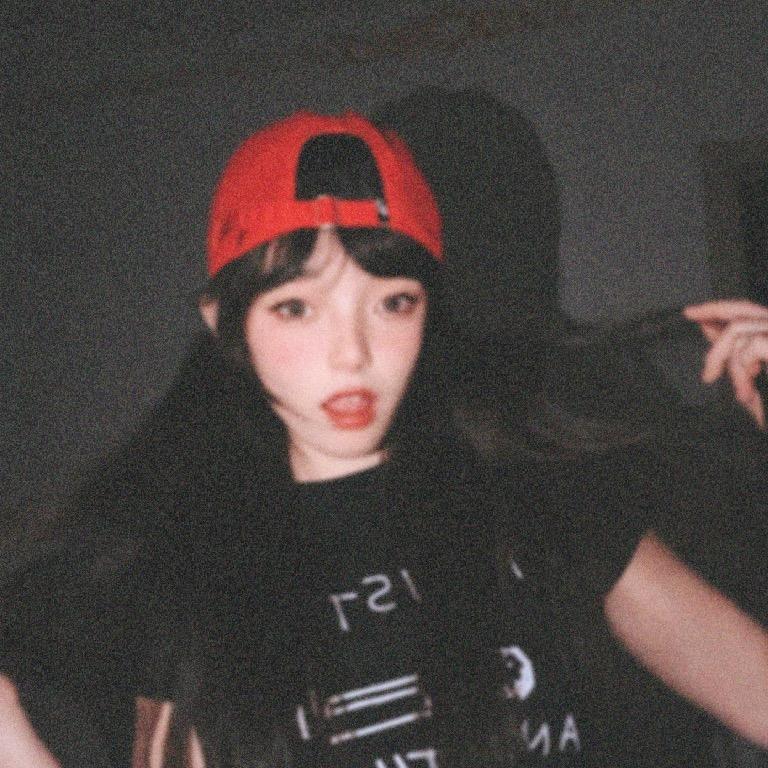 小魔女爱吃鱼🎣