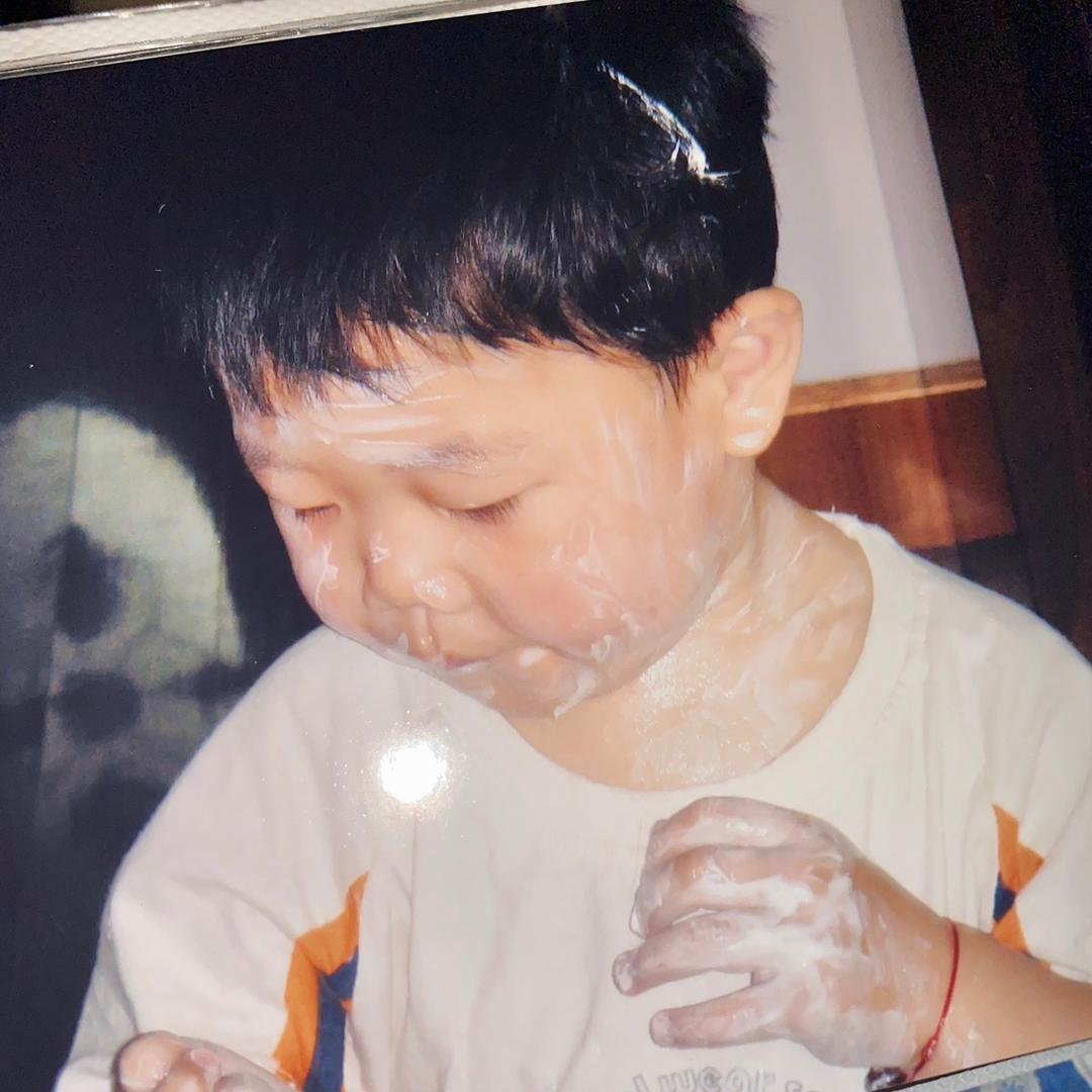 👦🏻.