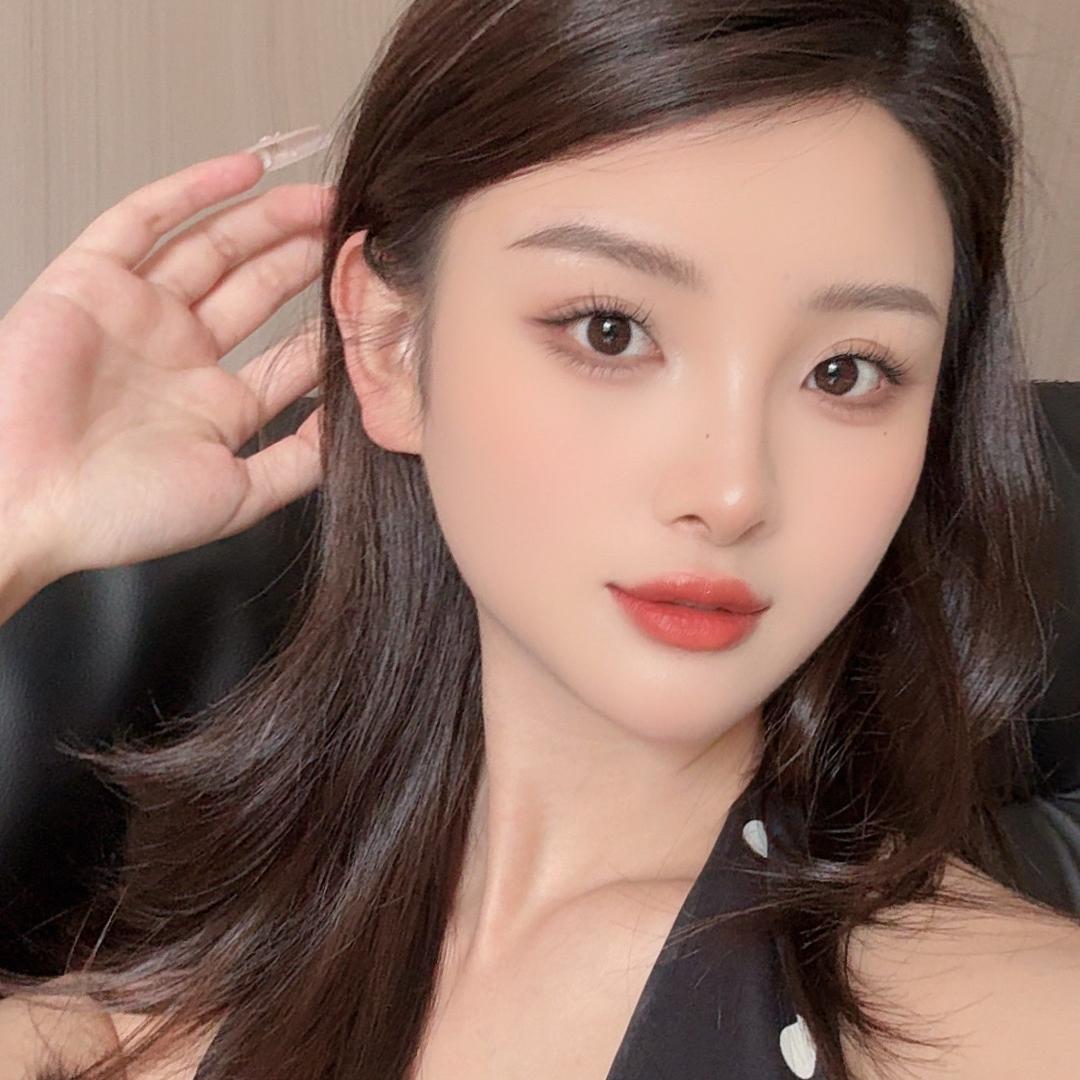 慕霖门业_老板娘