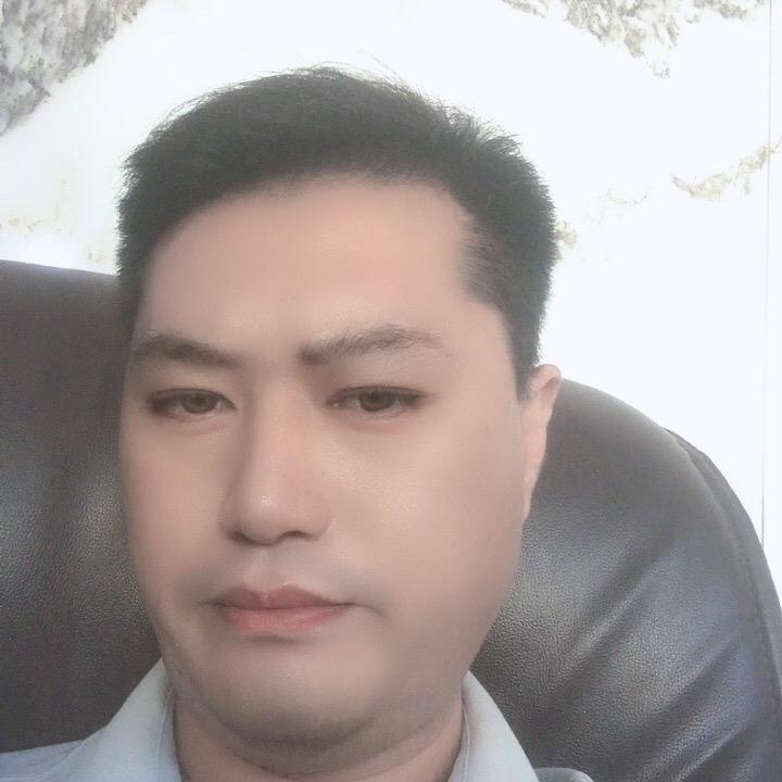 一个做瓷砖的大叔