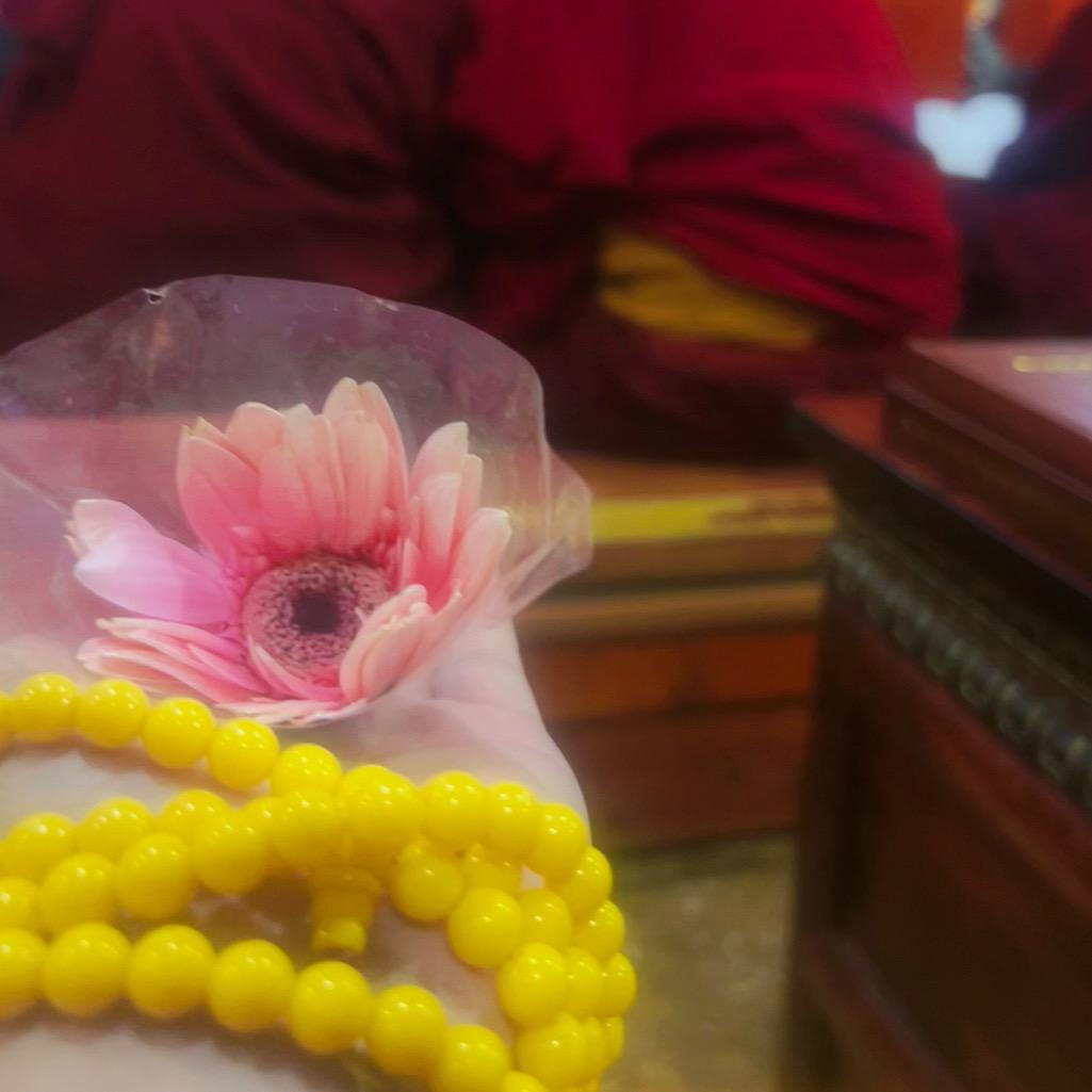 ཁ་བའི་༒ཟུར་མིག་