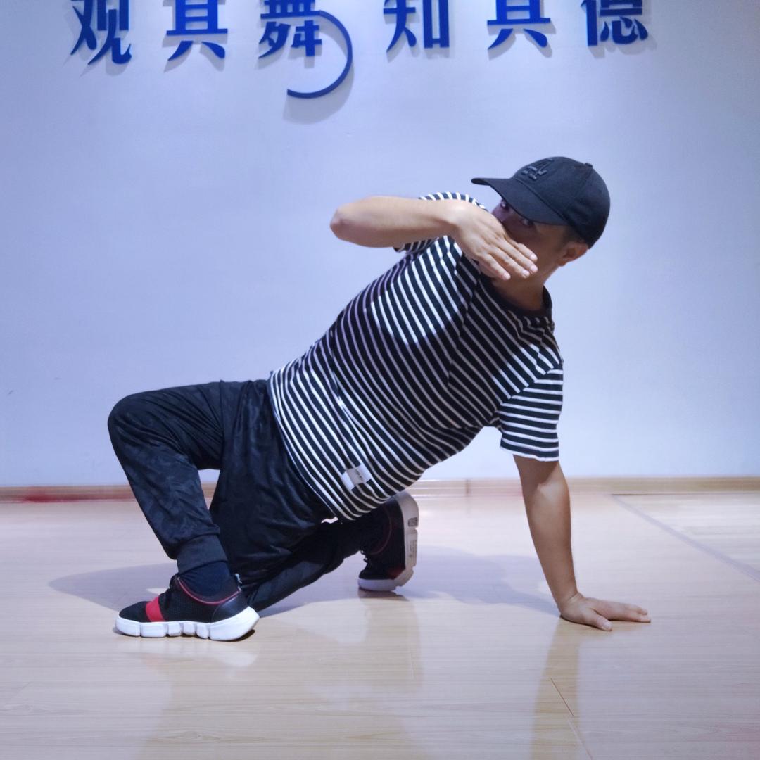 爱跳舞的广告人