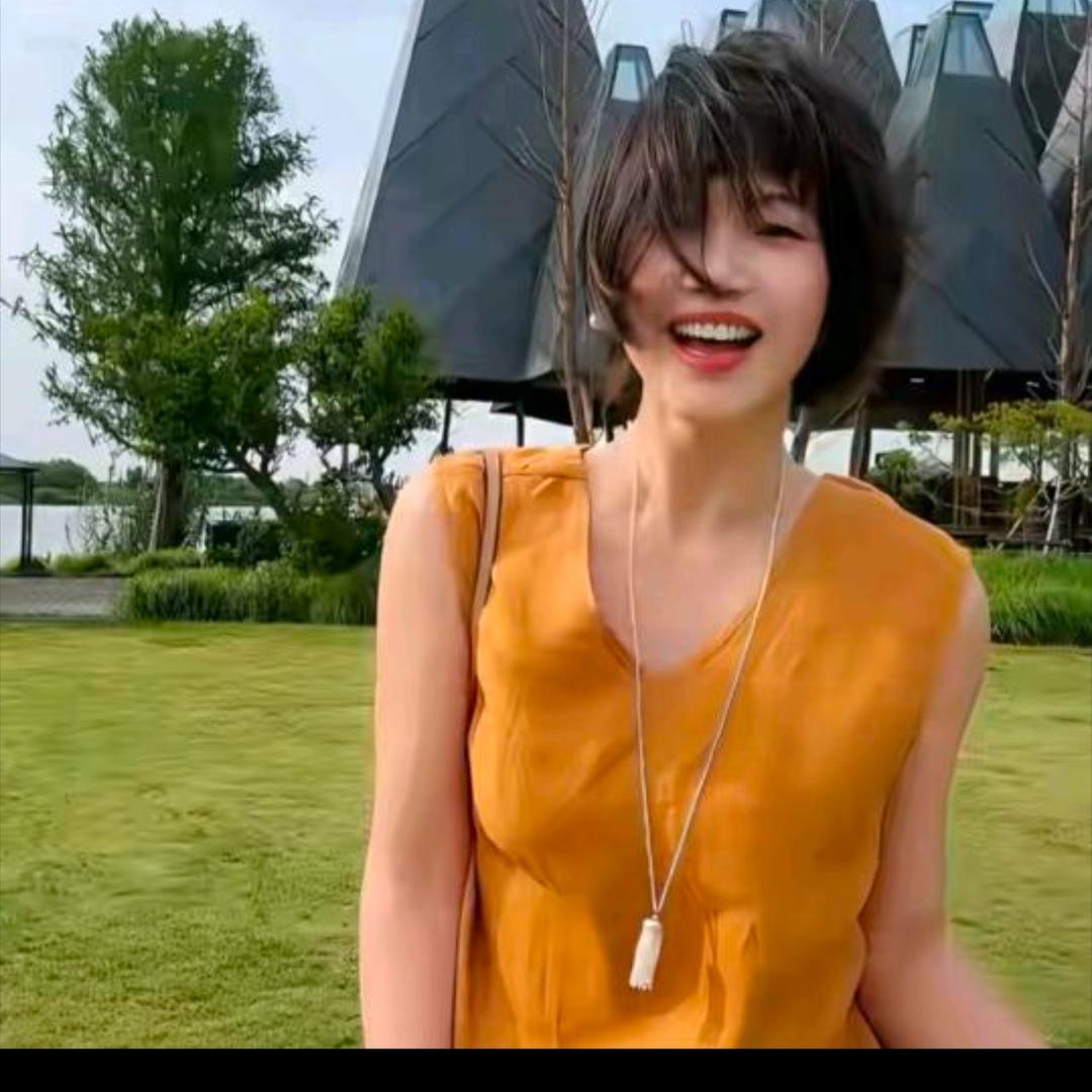 献献定制女装分享穿搭