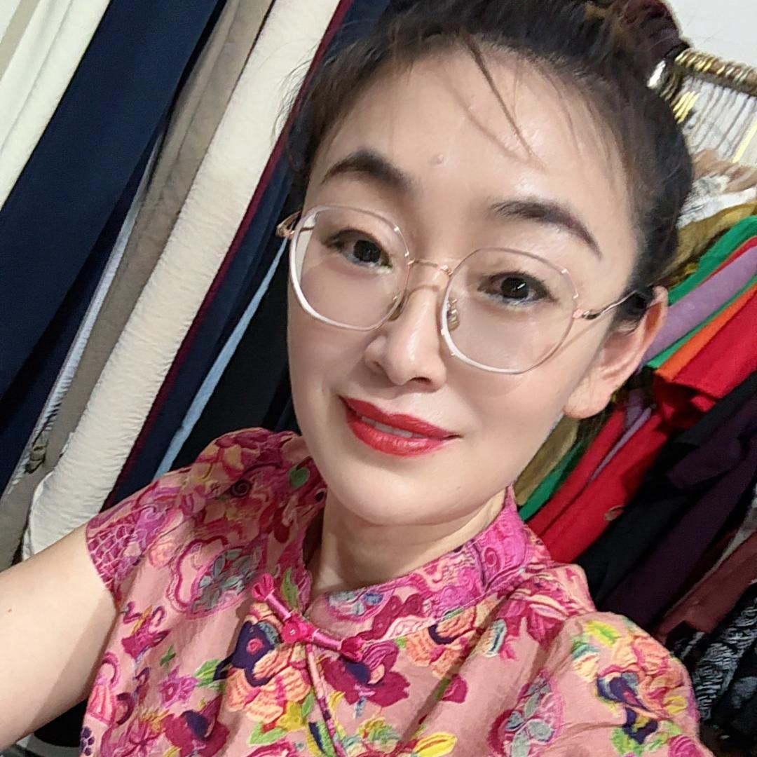 即墨区恒鑫安服装1店