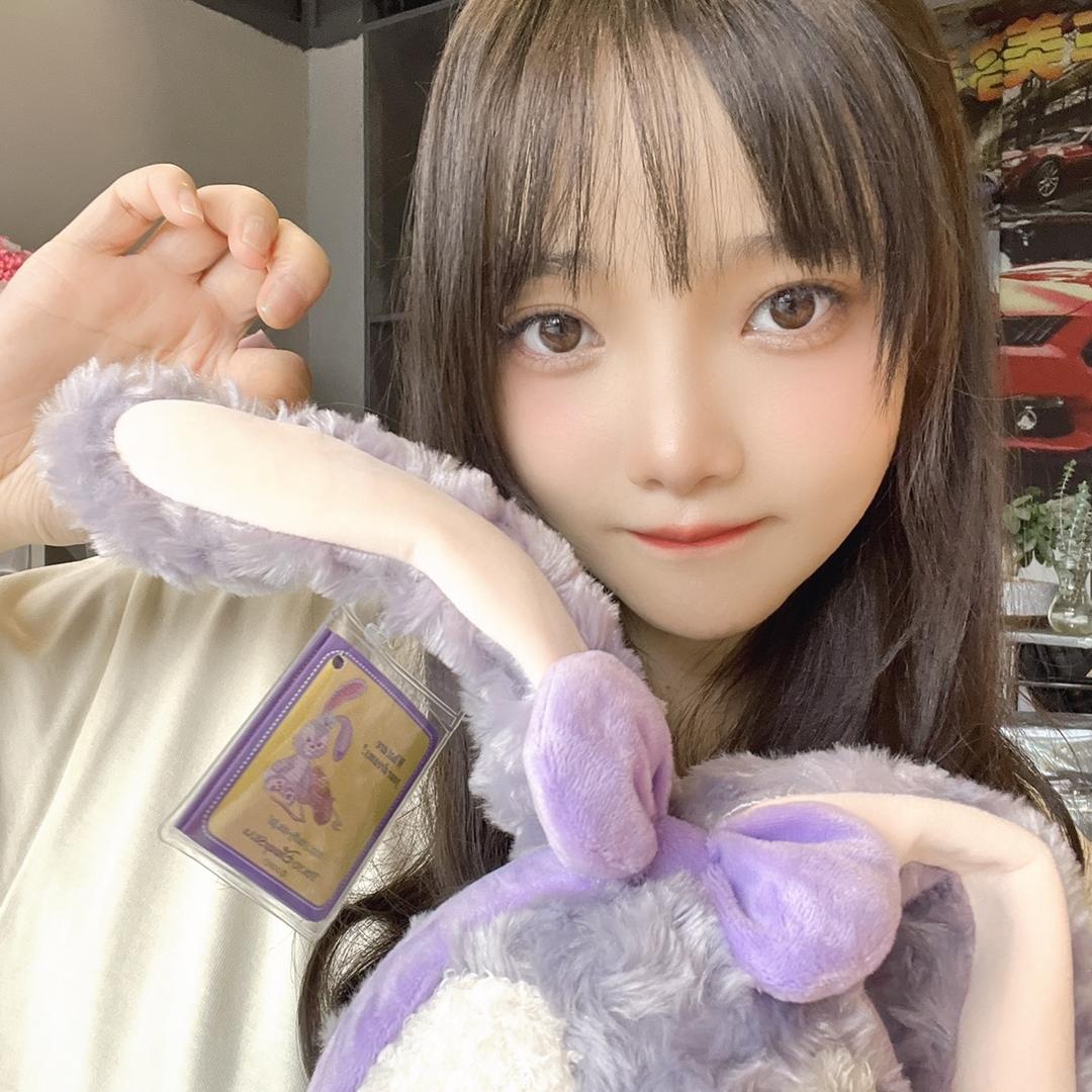 张璐璐.