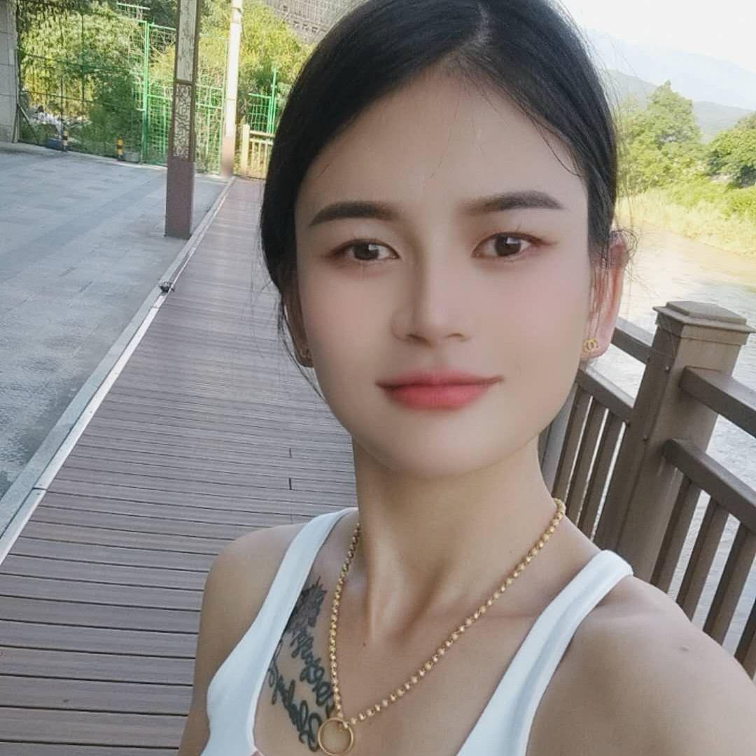 微微，在瑞丽
