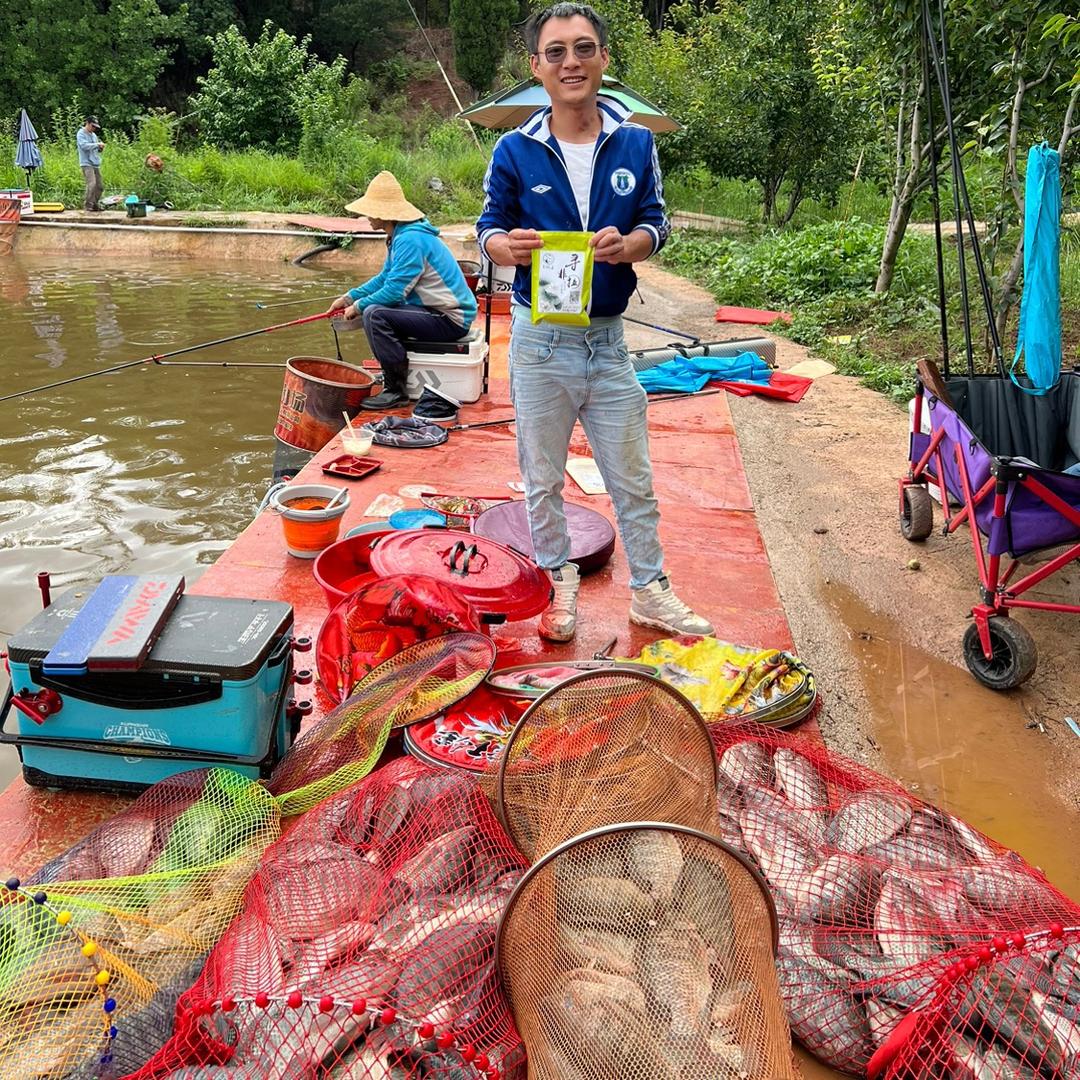 钓坑王渔具邹彪彪