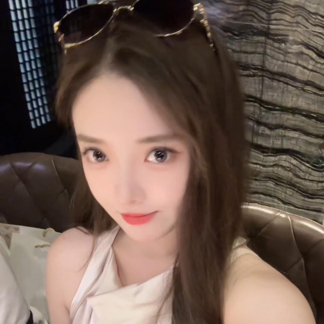 Joy小卓伊
