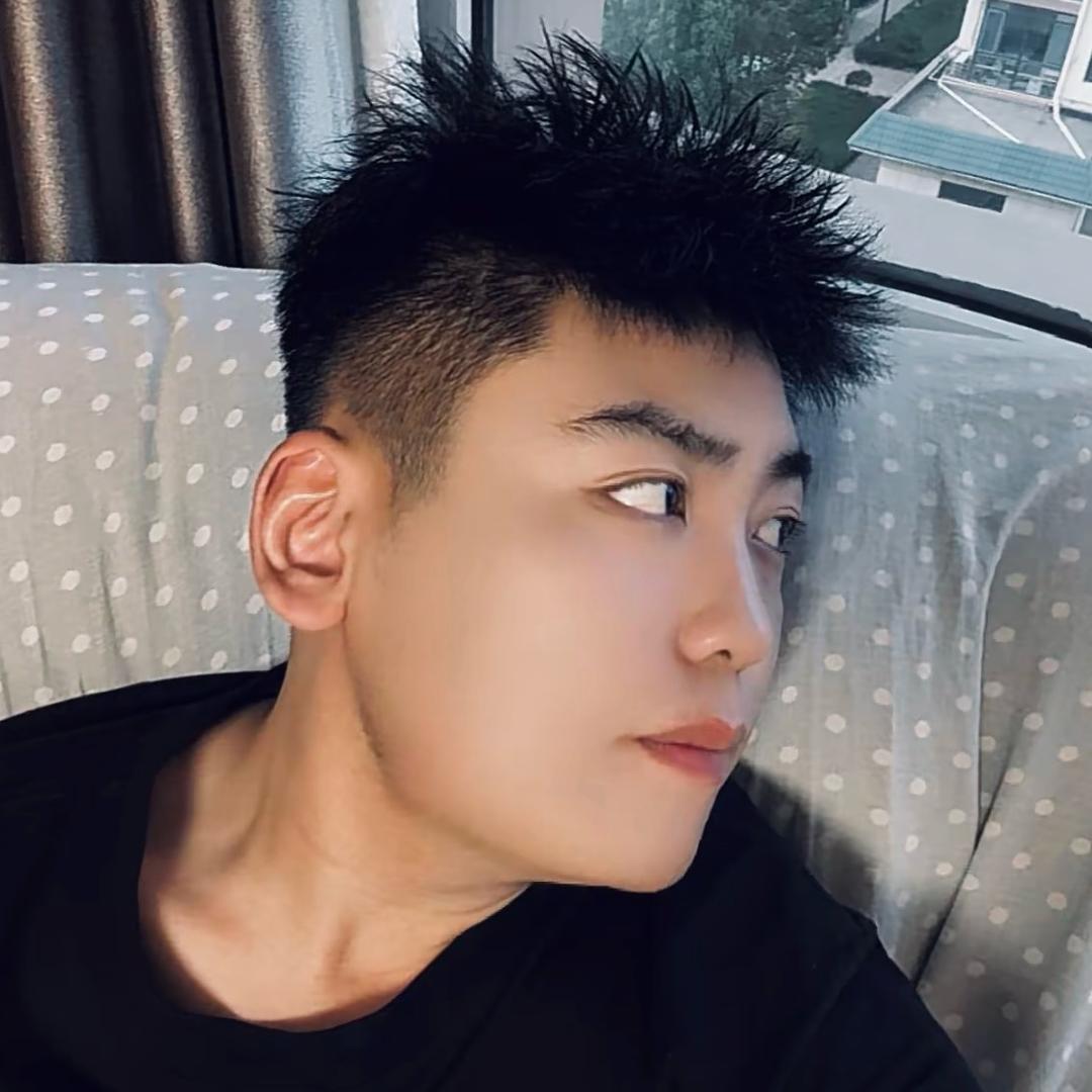 阿R.