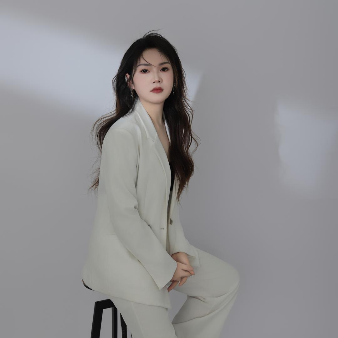 鲍鲍美妆官方号