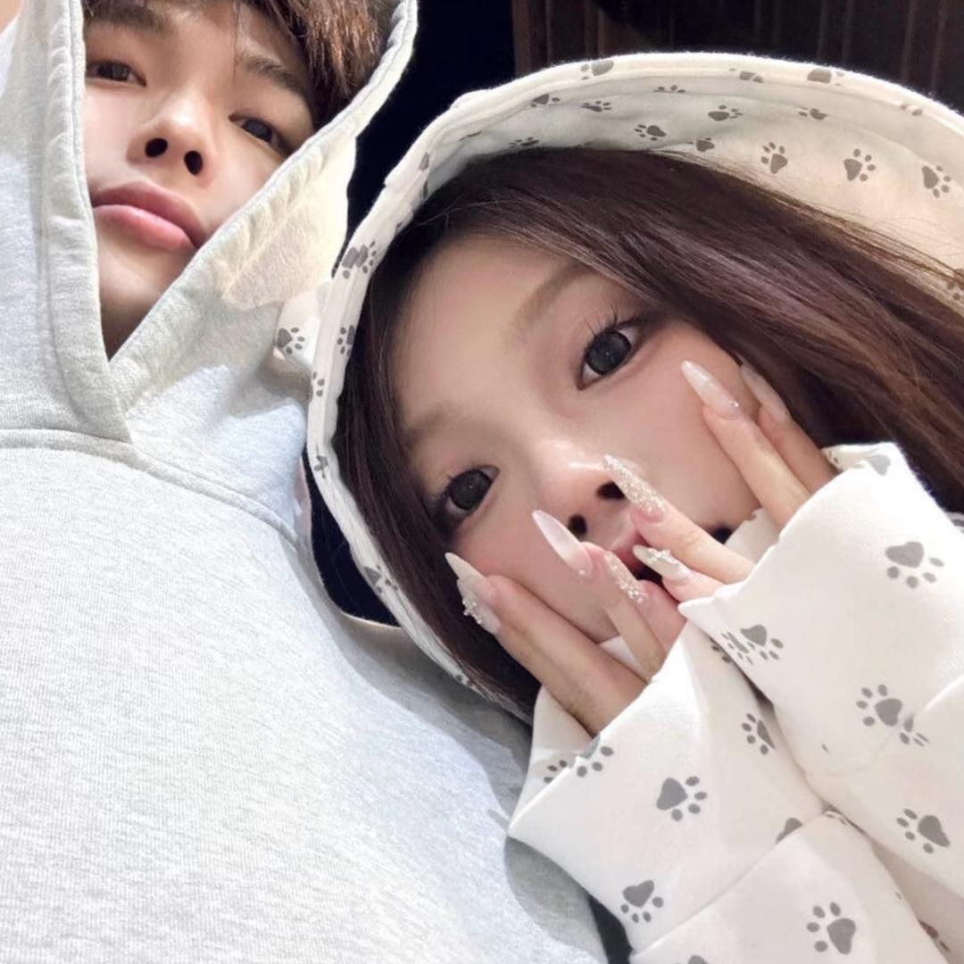 怡 .