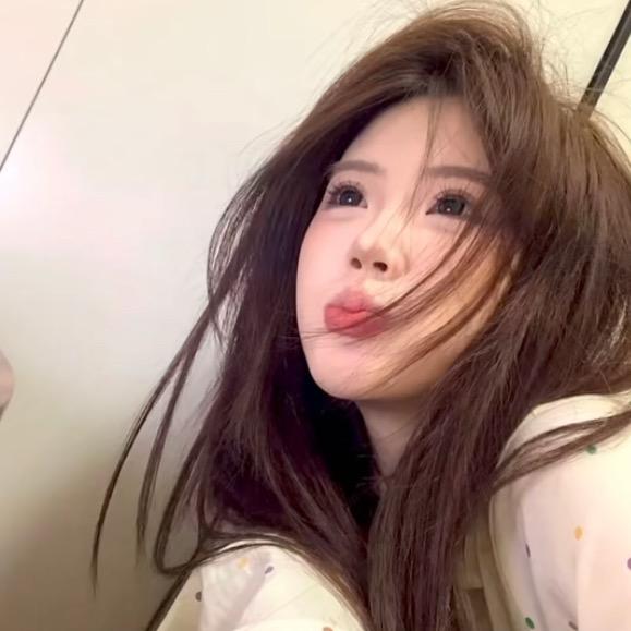 𝙆𝙤𝙞怡.