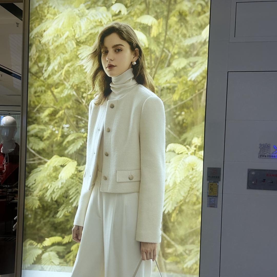 皇后更衣室女装