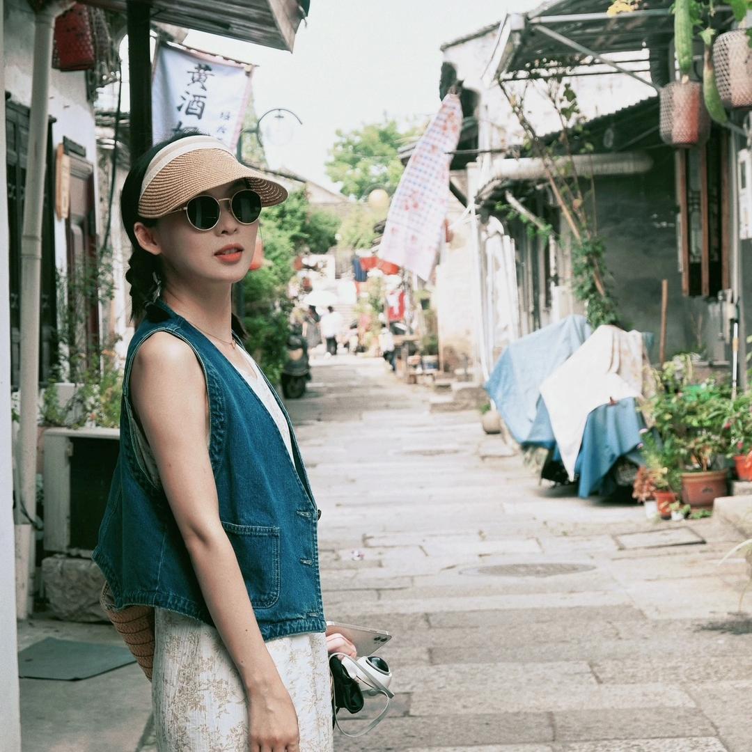 奥莱折扣棉麻女装