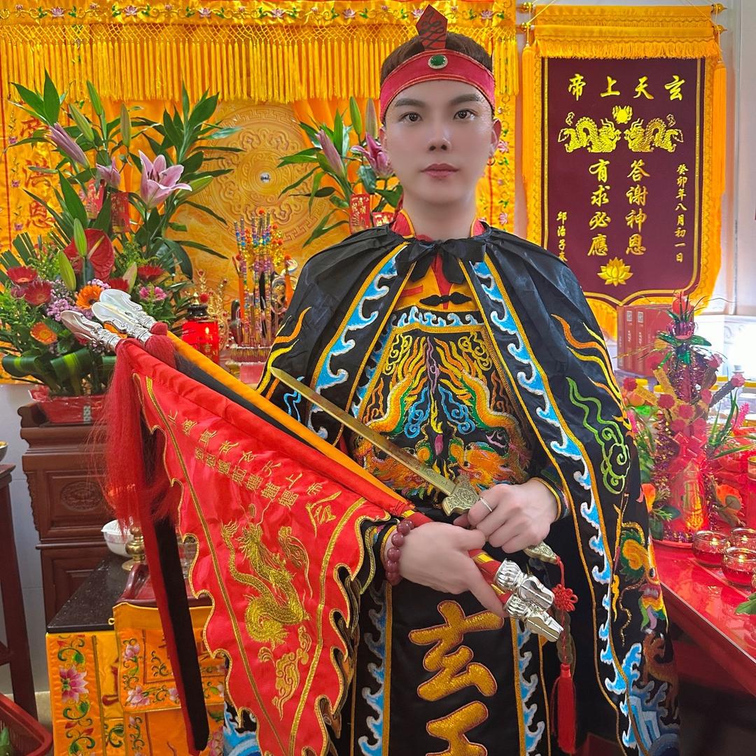 北極真武玄天上帝乩童