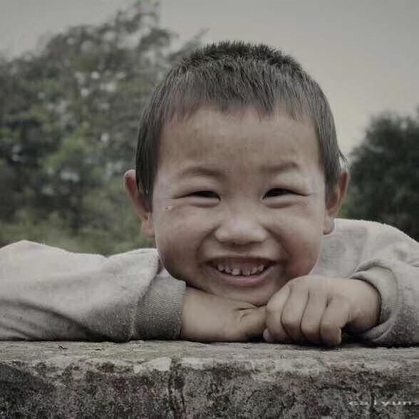 闪电蜂手机连锁 大石桥店（低保户小萝卜头