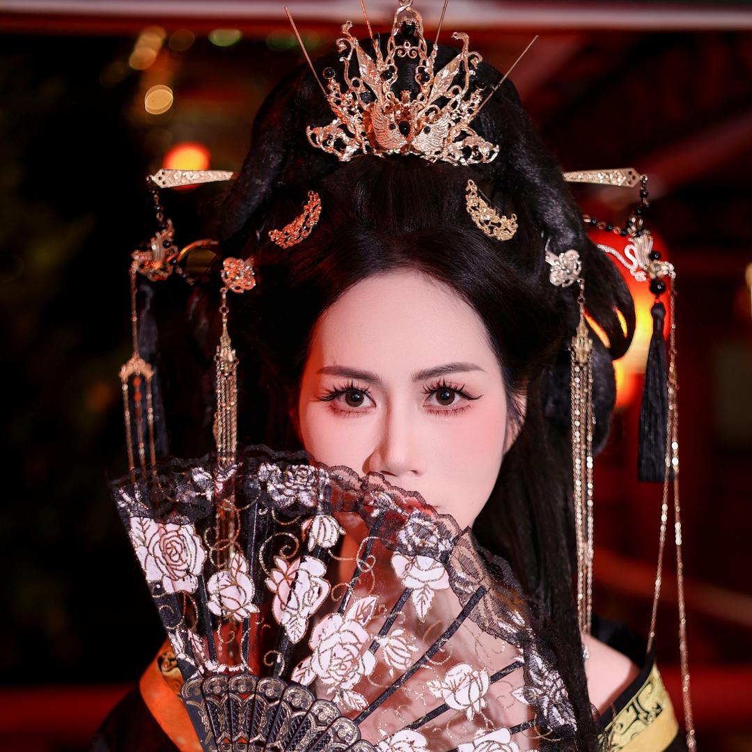 華  華