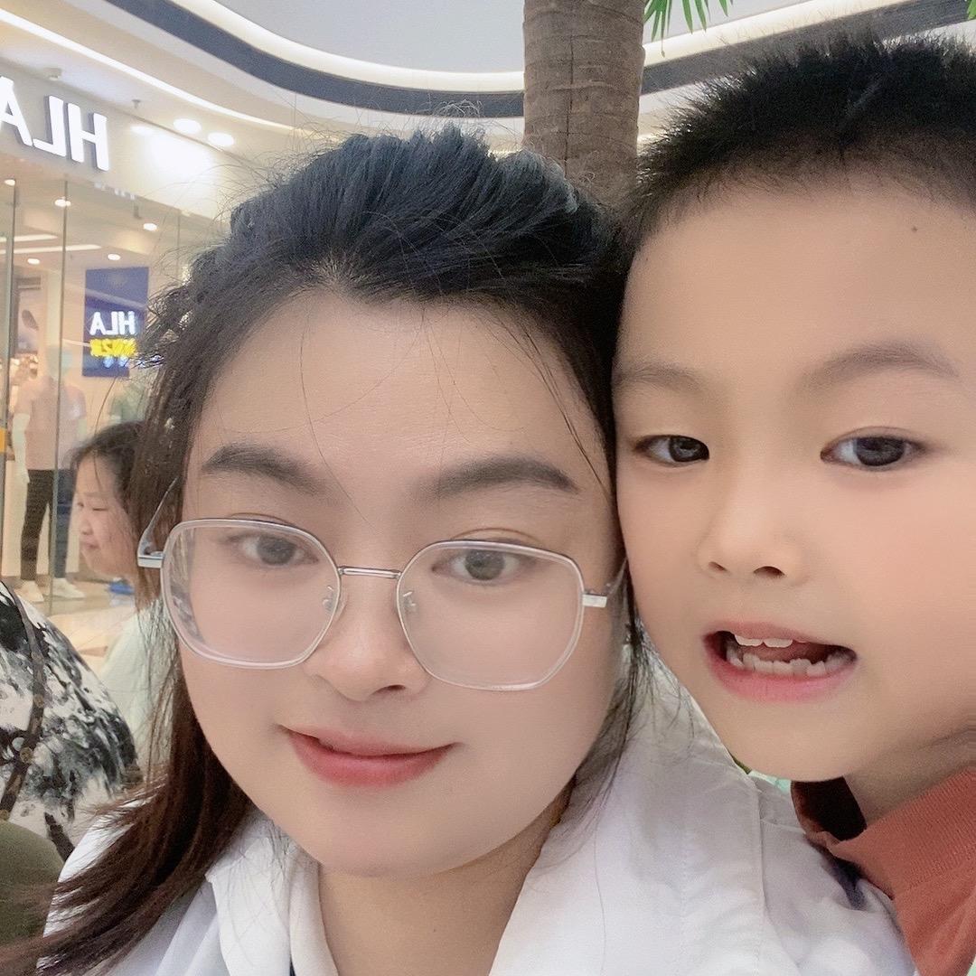 璐璐（请不要连赞）