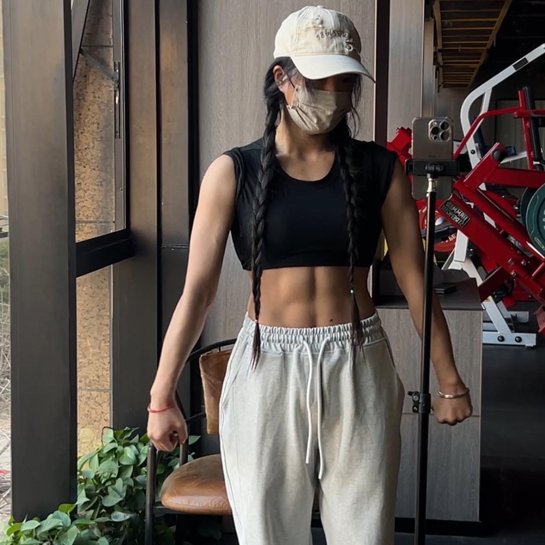 杨海裙