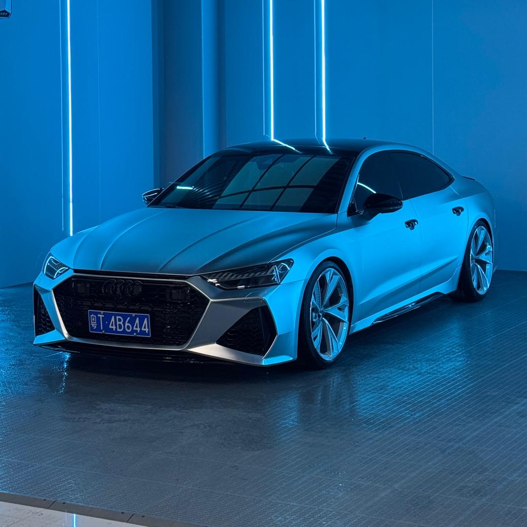 小苏哥的帅Audi