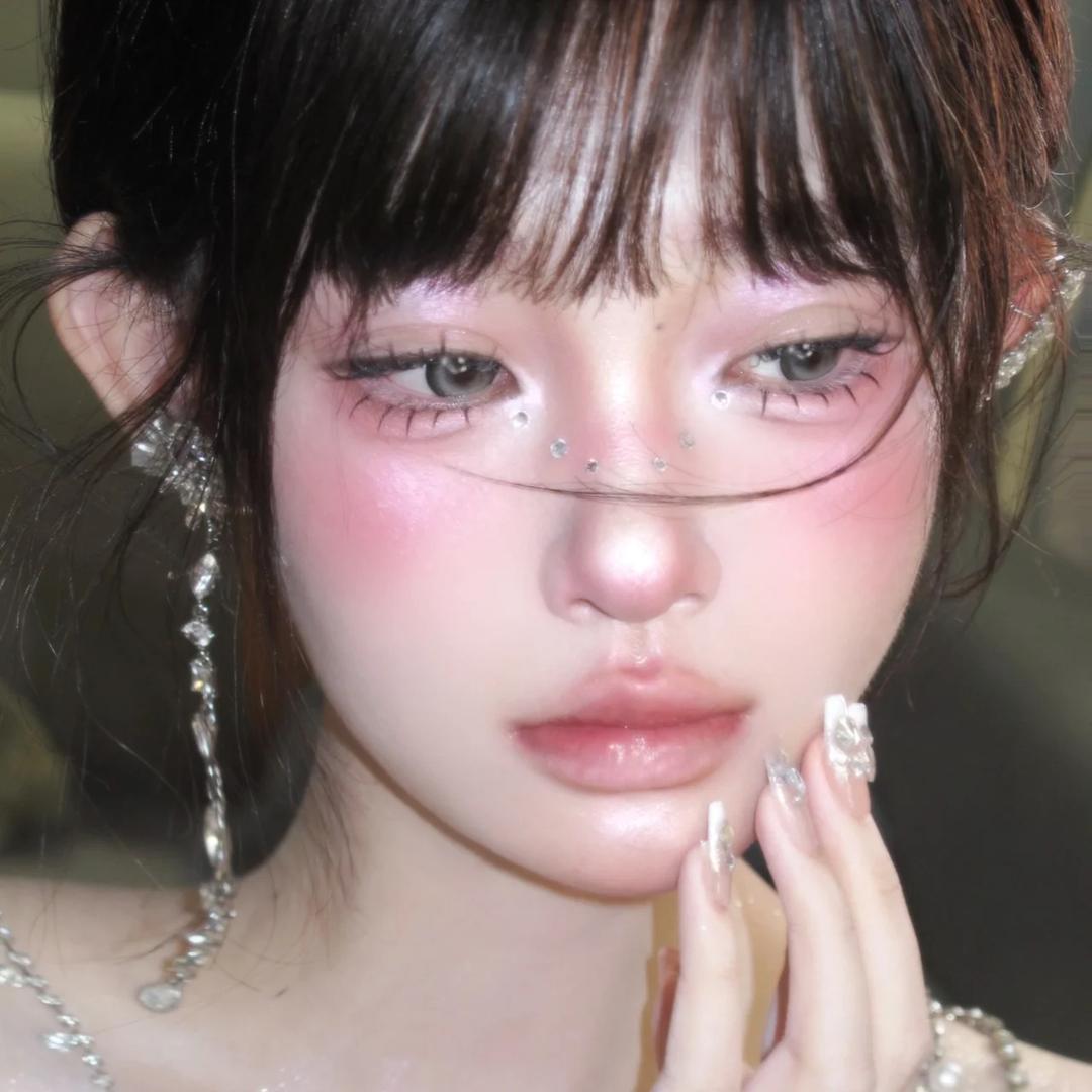 化妆师大嘉