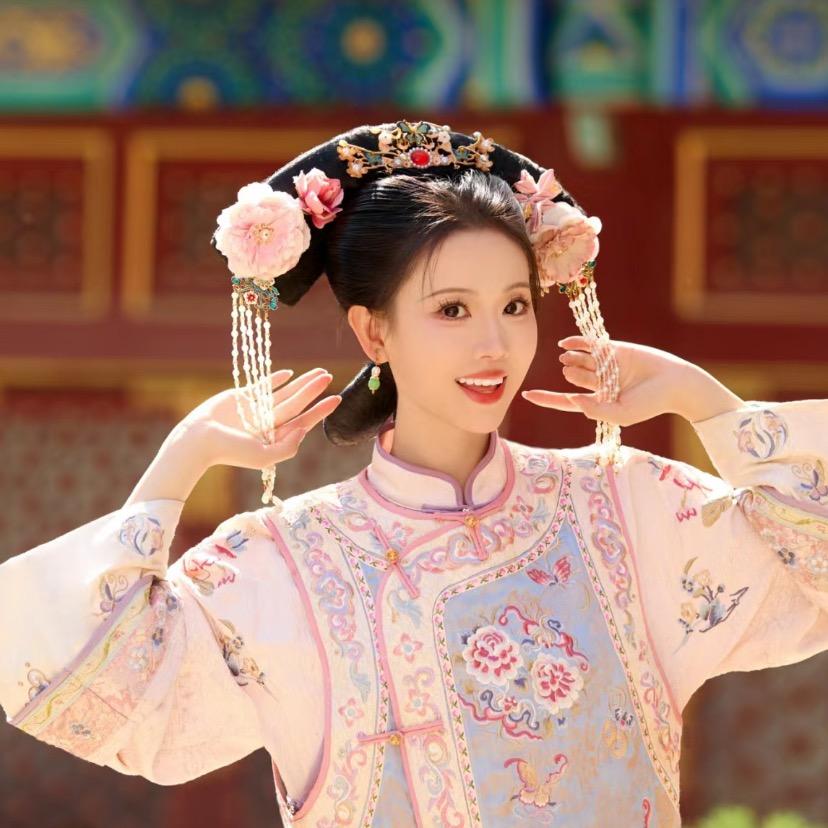 爱漂亮的小美